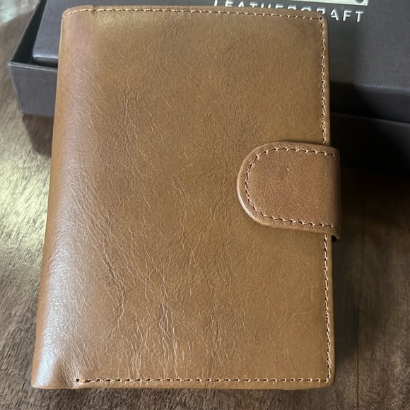 BRASS TACKS LEATHERCRAFT Grain Leather Wallet for Men Gift Box - Picture 1 of 4